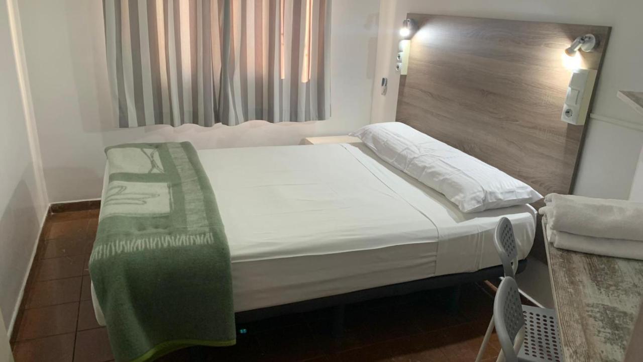 Casa De Huespedes Almansa Hotel Madrid Luaran gambar