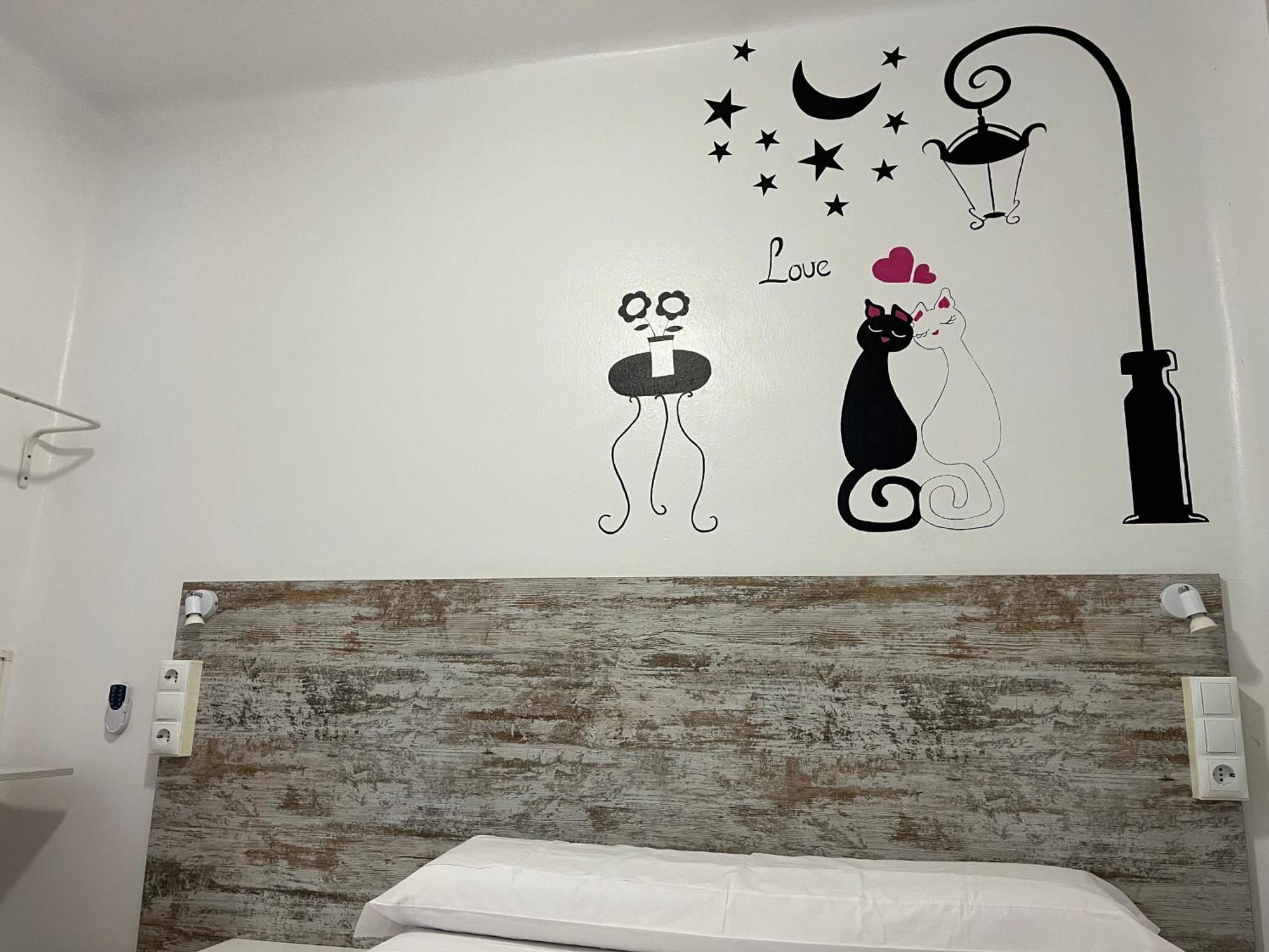 Casa De Huespedes Almansa Hotel Madrid Luaran gambar