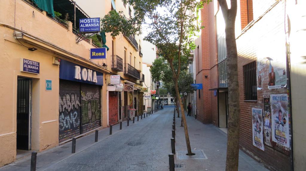Casa De Huespedes Almansa Hotel Madrid Luaran gambar